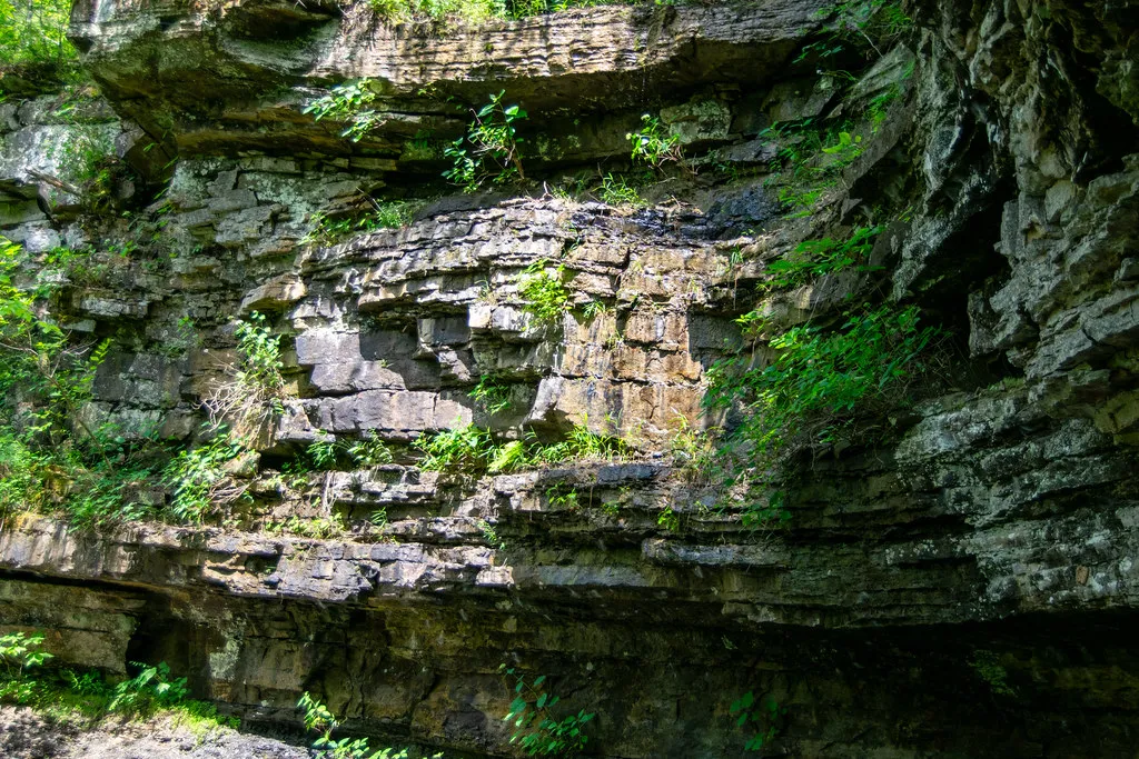 Devil's Den Campground