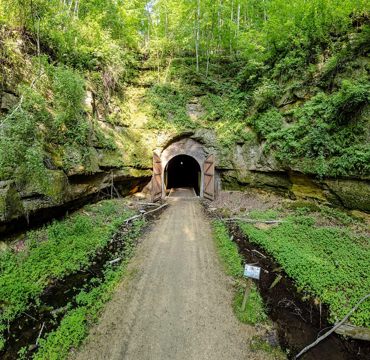 Elroy-Sparta State Trail