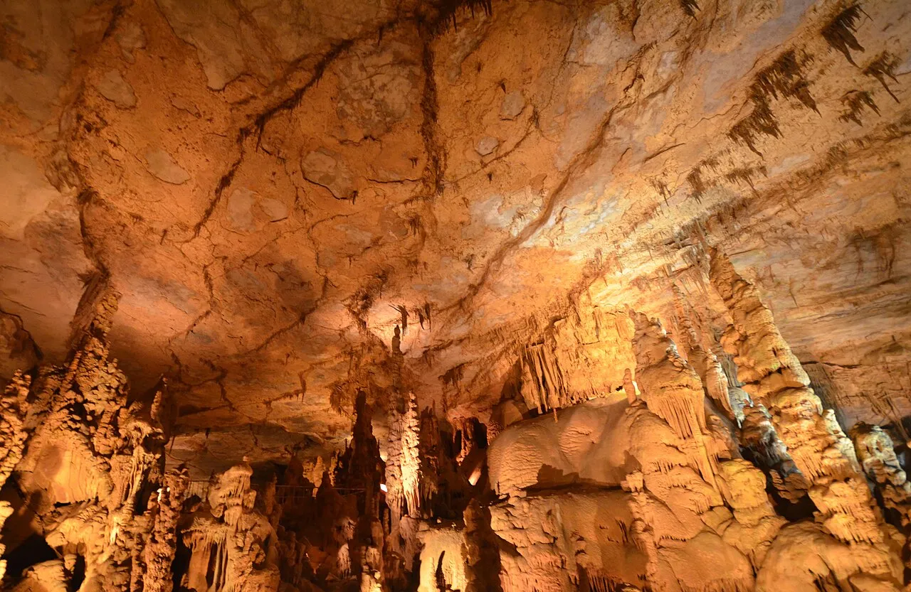 Cathedral Caverns State Park