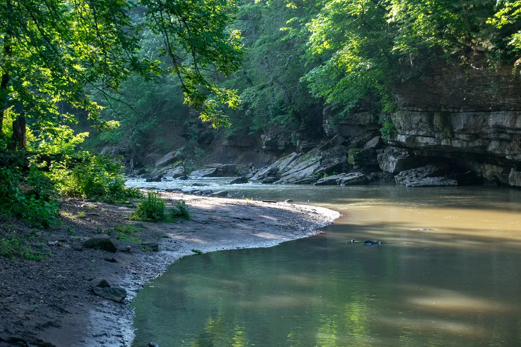 Devil's Den Campground