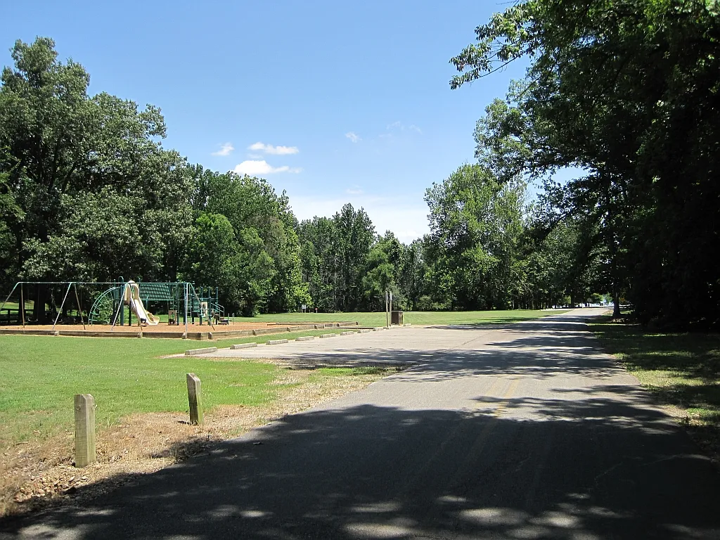 Lake Poinsett Campground