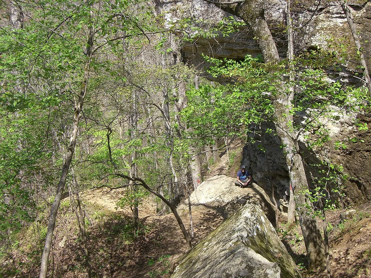 Devil's Den Campground