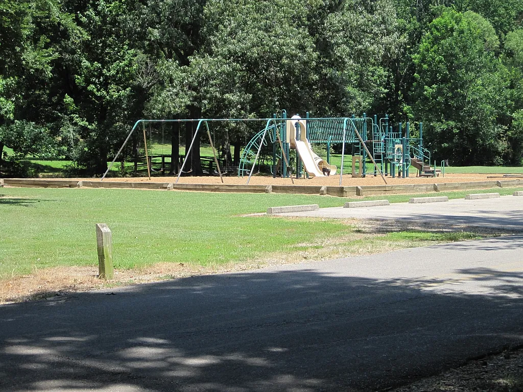 Lake Poinsett Campground