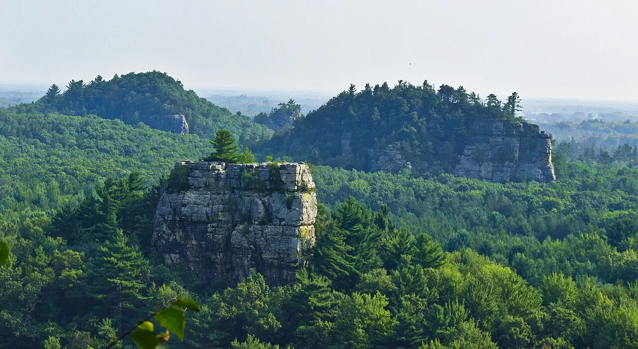 Mill Bluff State Park