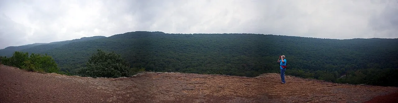 Devil's Den Campground
