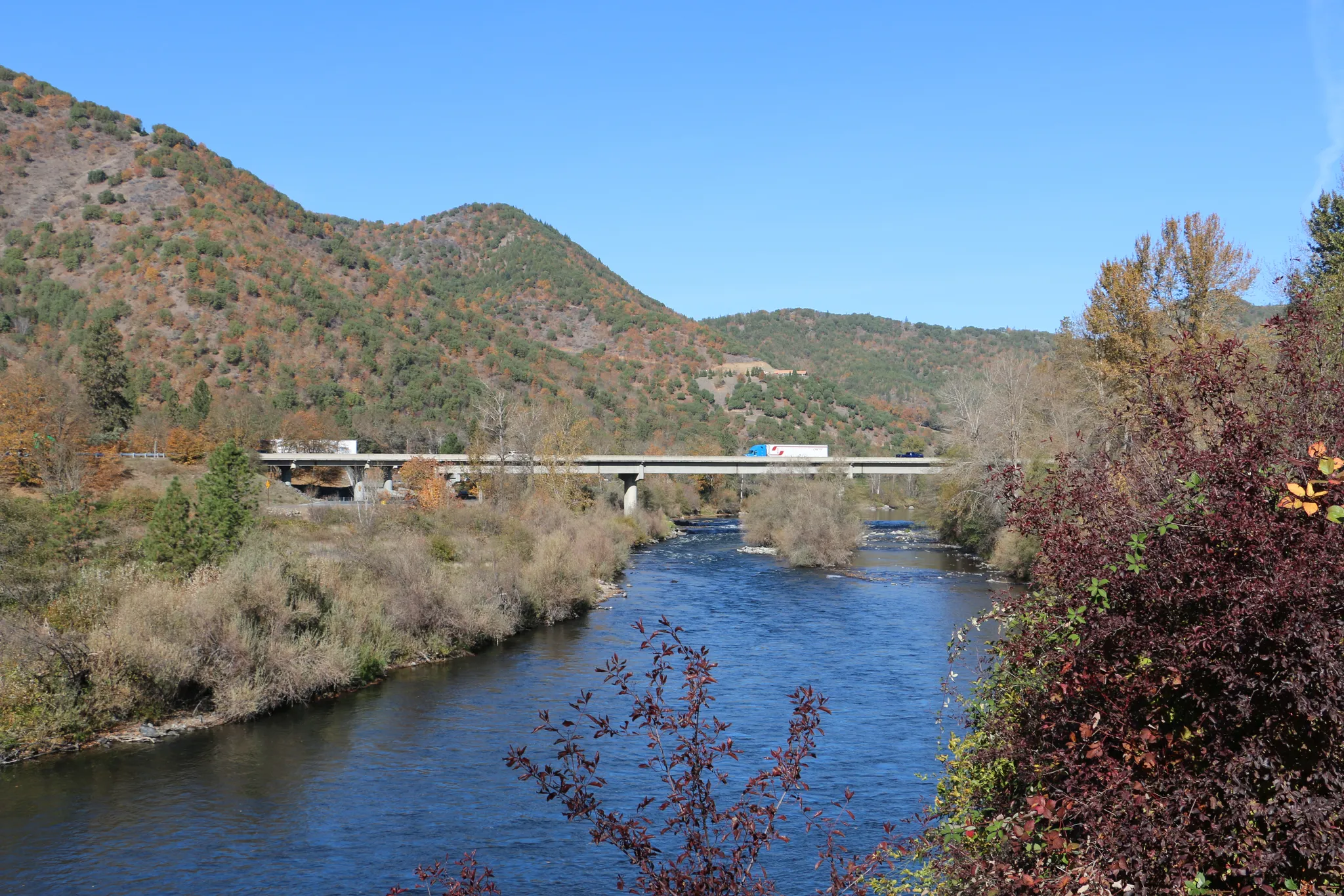 Valley Of The Rogue State Park