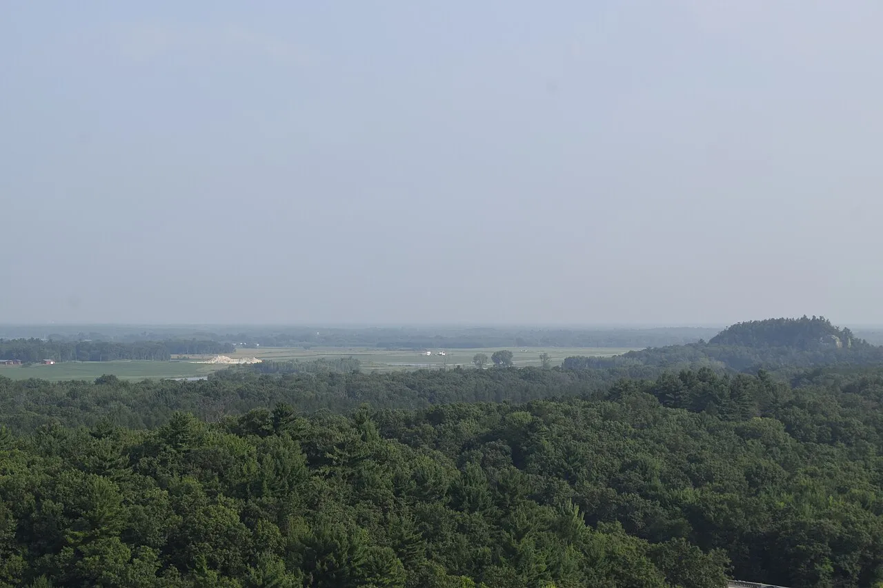 Mill Bluff State Park