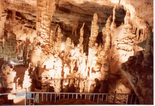 Cathedral Caverns State Park