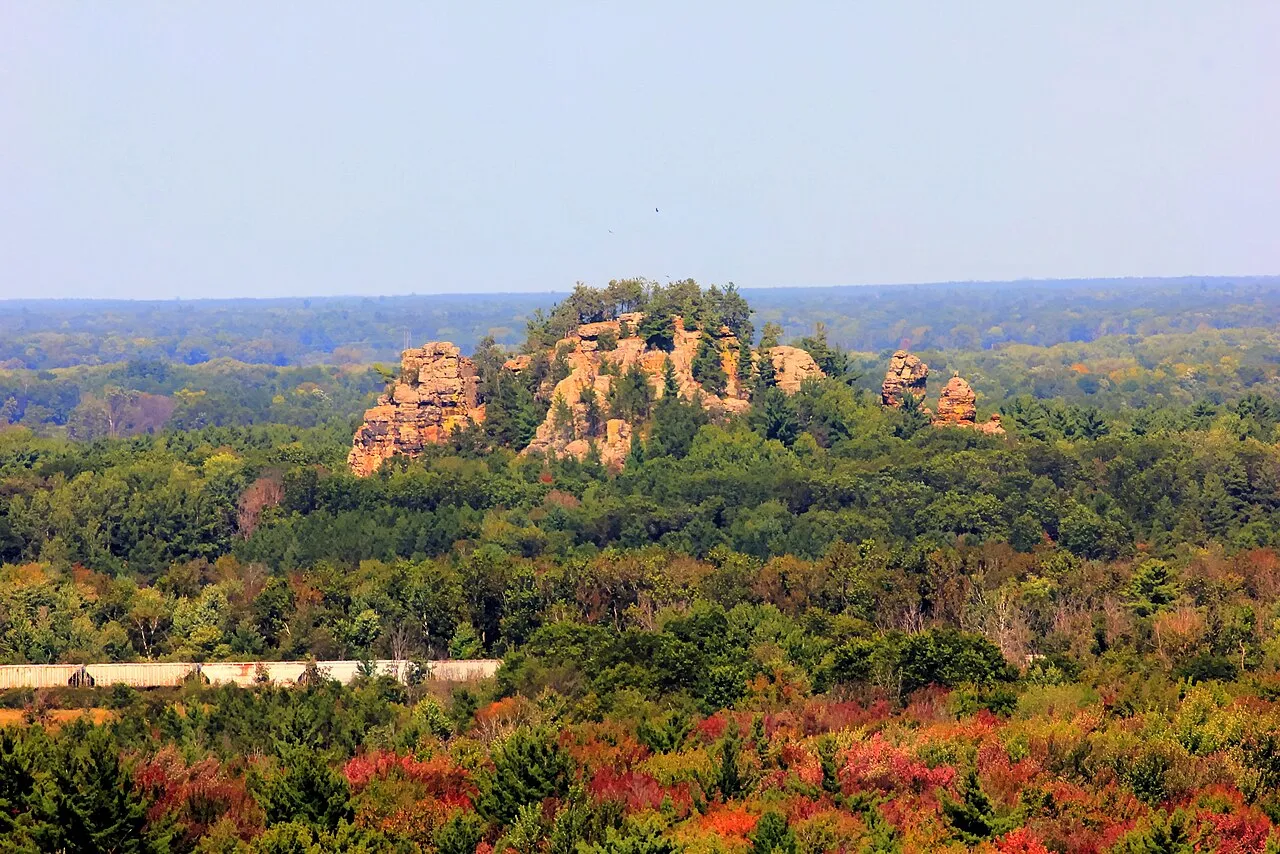 Mill Bluff State Park