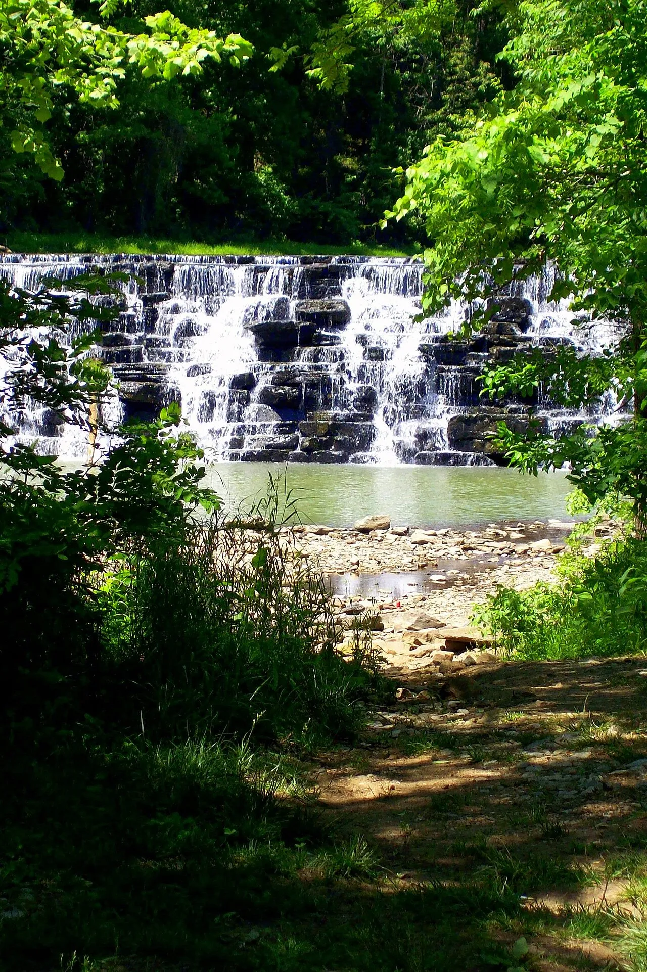 Devil's Den Campground