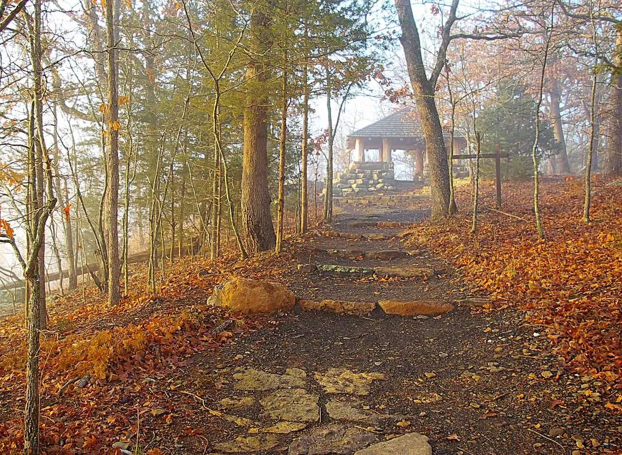 Devil's Den Campground