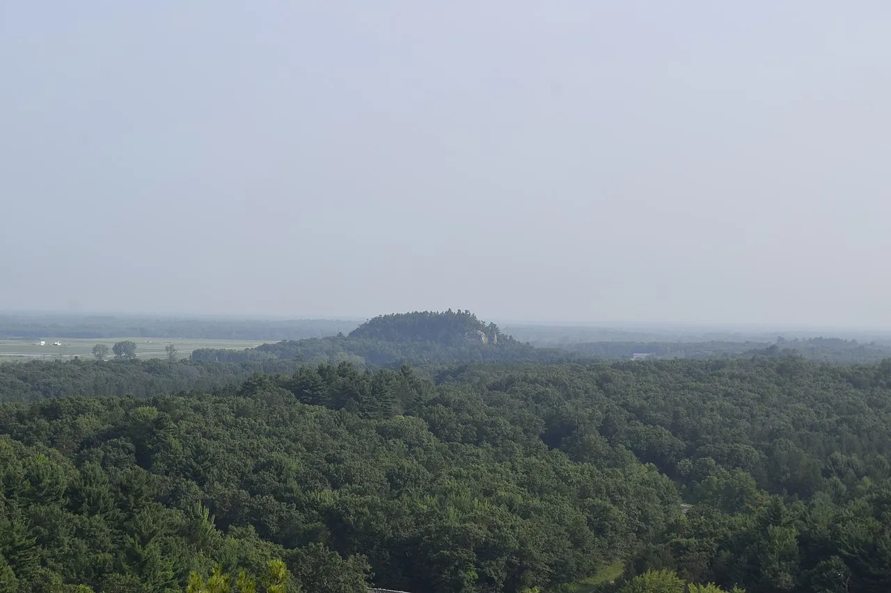 Mill Bluff State Park