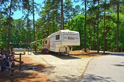 Mistletoe State Park