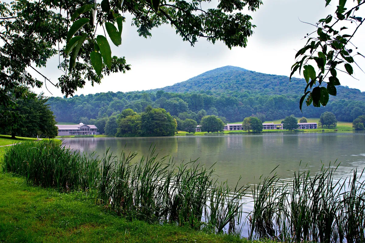Peaks Of Otter Campground