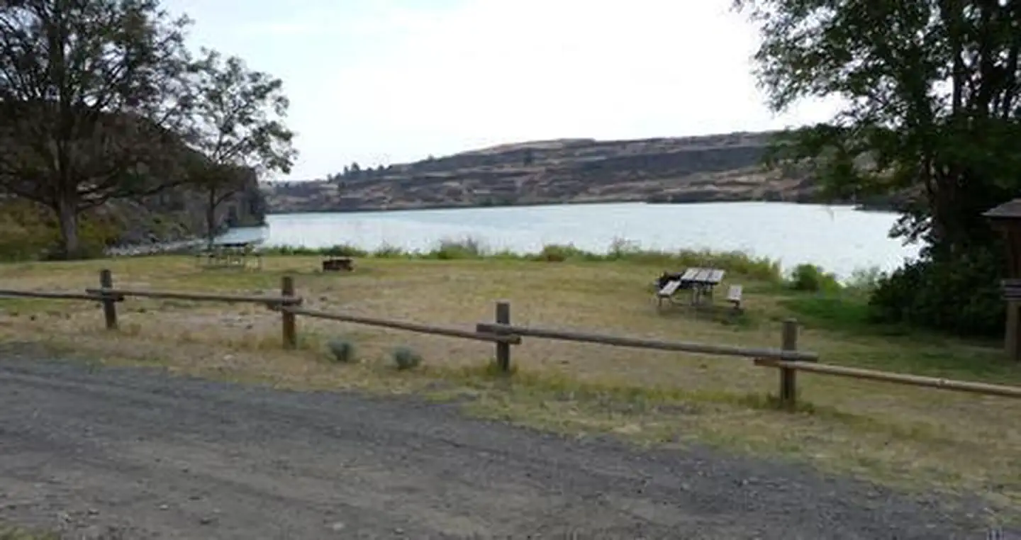 Twin Lakes Campground