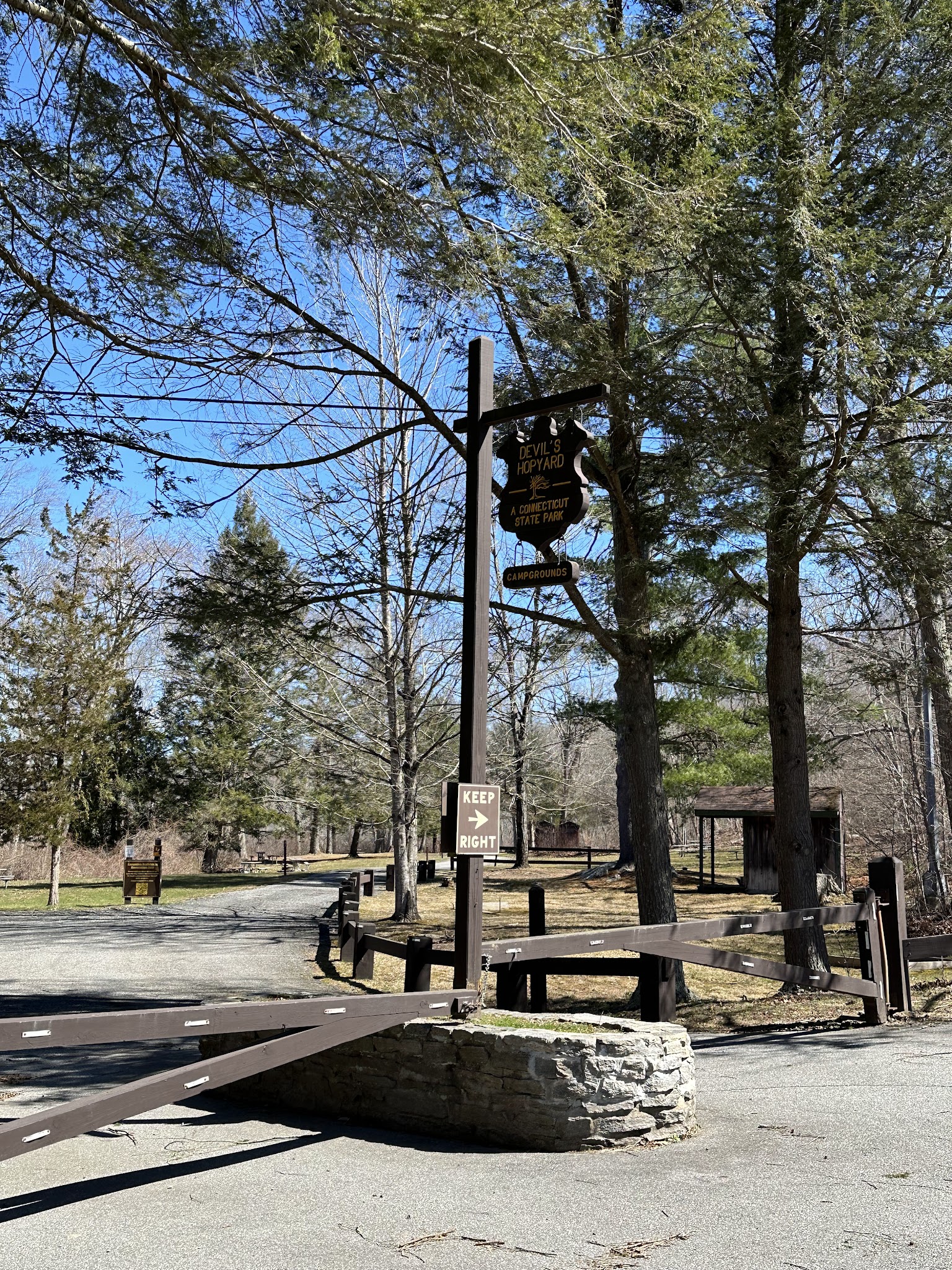 Devil&Apos;S Hopyard