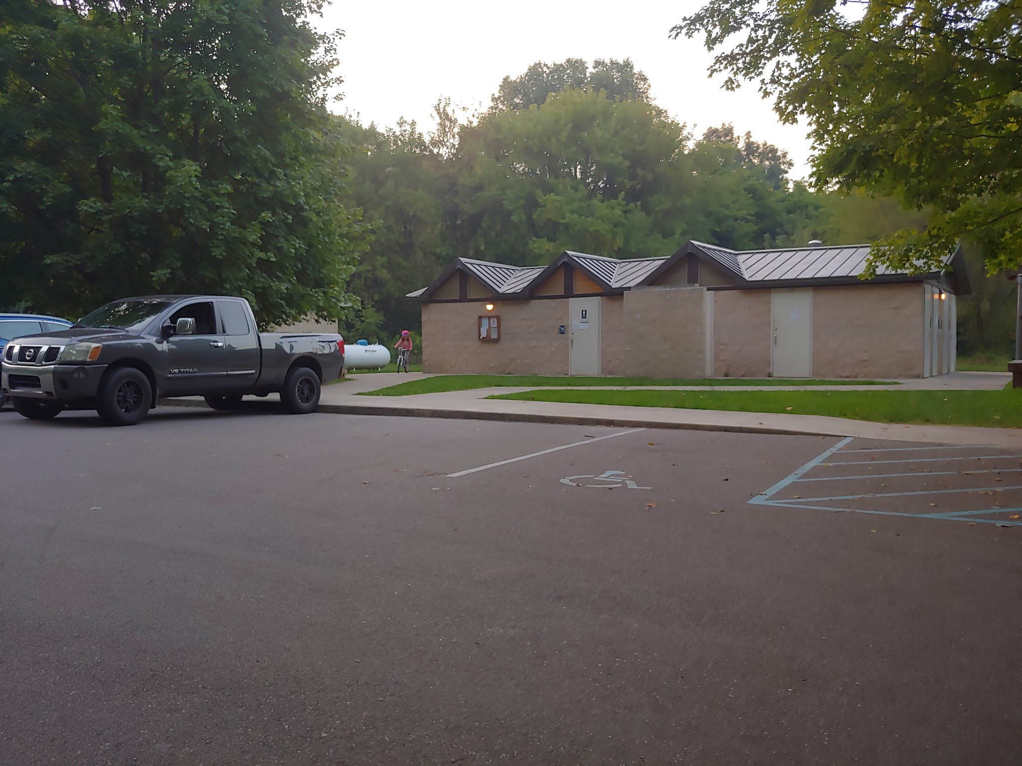 Holly-Mcginnis Lake Modern Campground