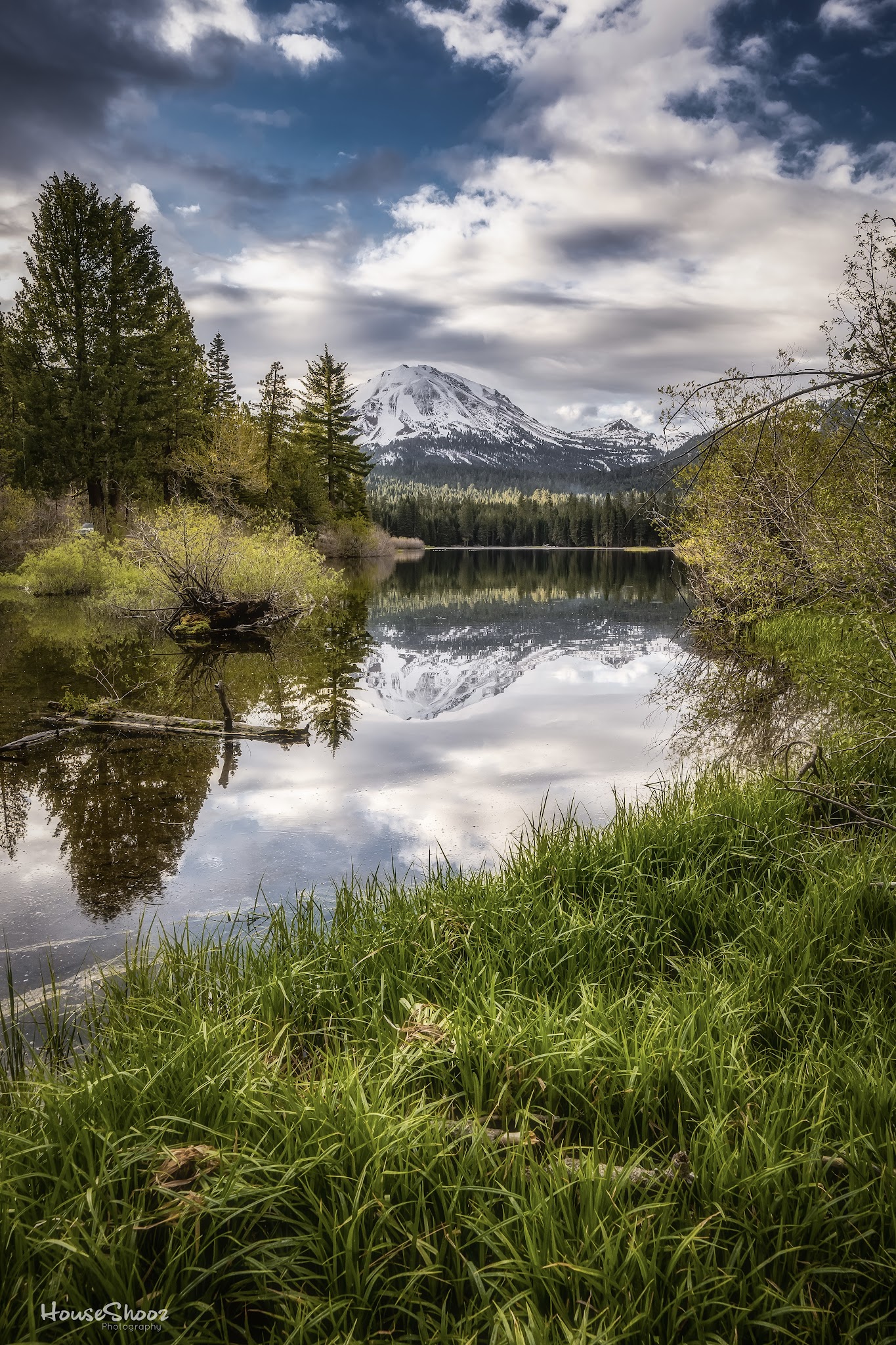 Manzanita Lake Camping Cabins (Ca)