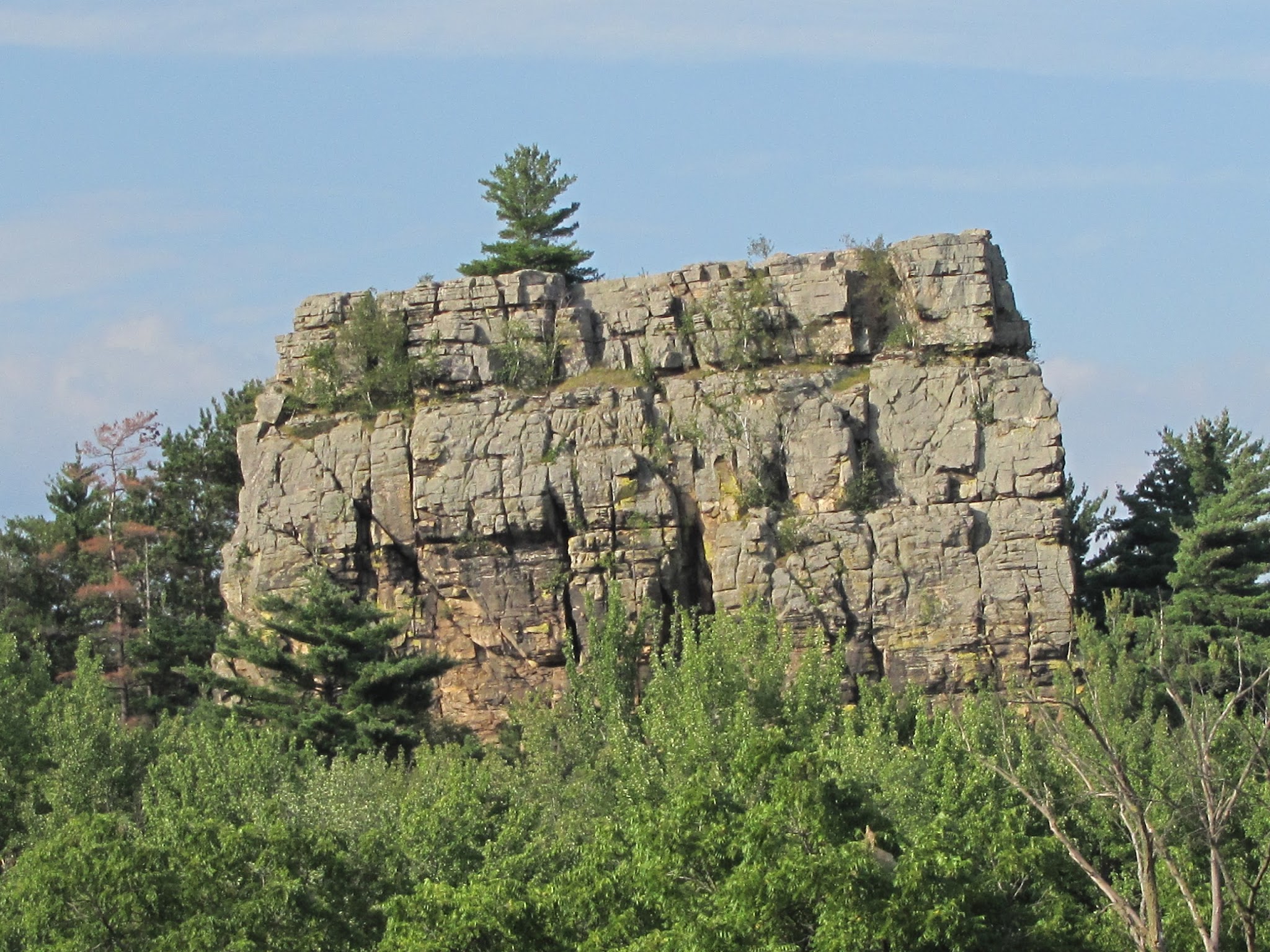 Mill Bluff State Park