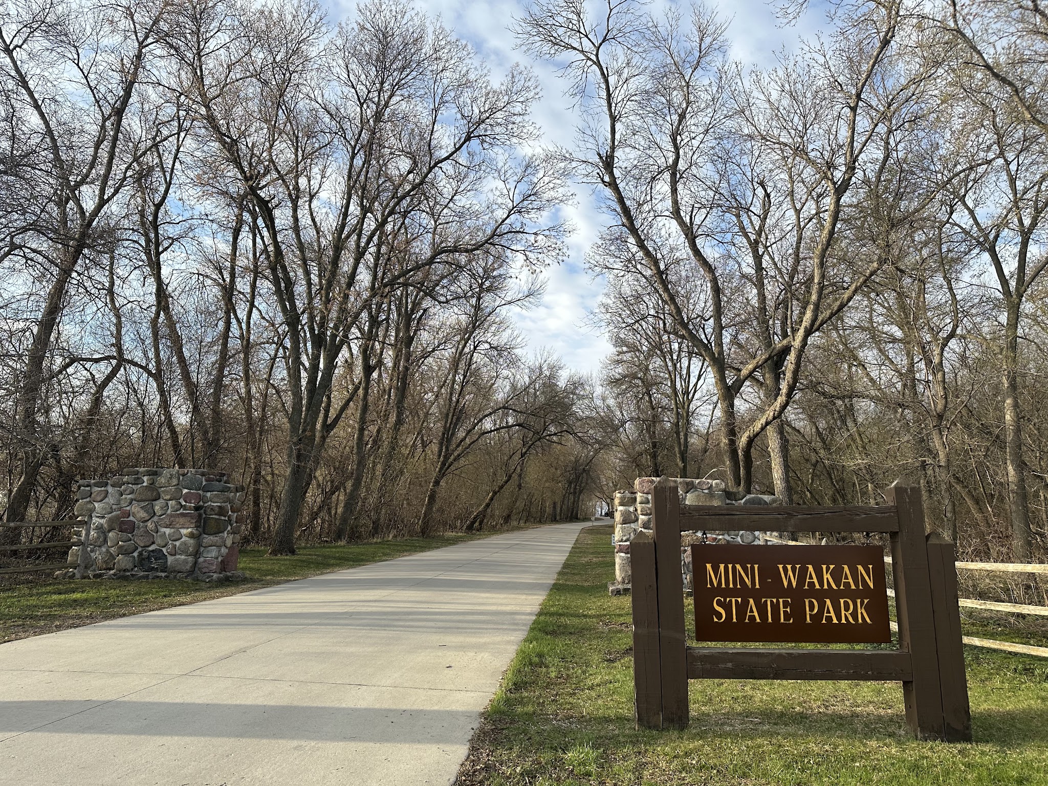 Mini-Wakan State Park