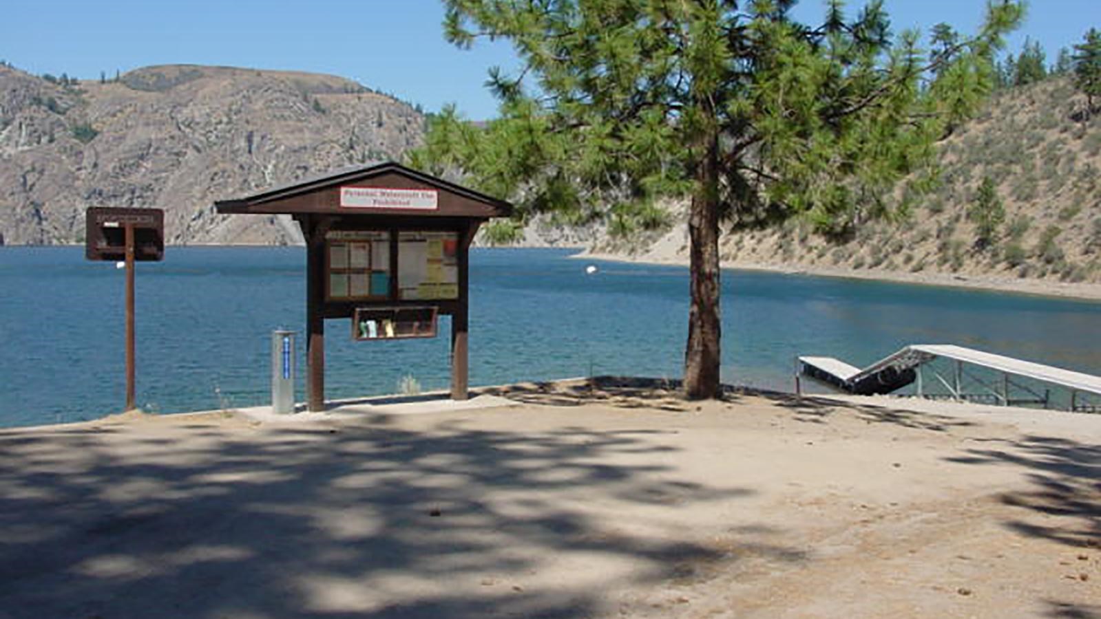 Jones Bay Campground
