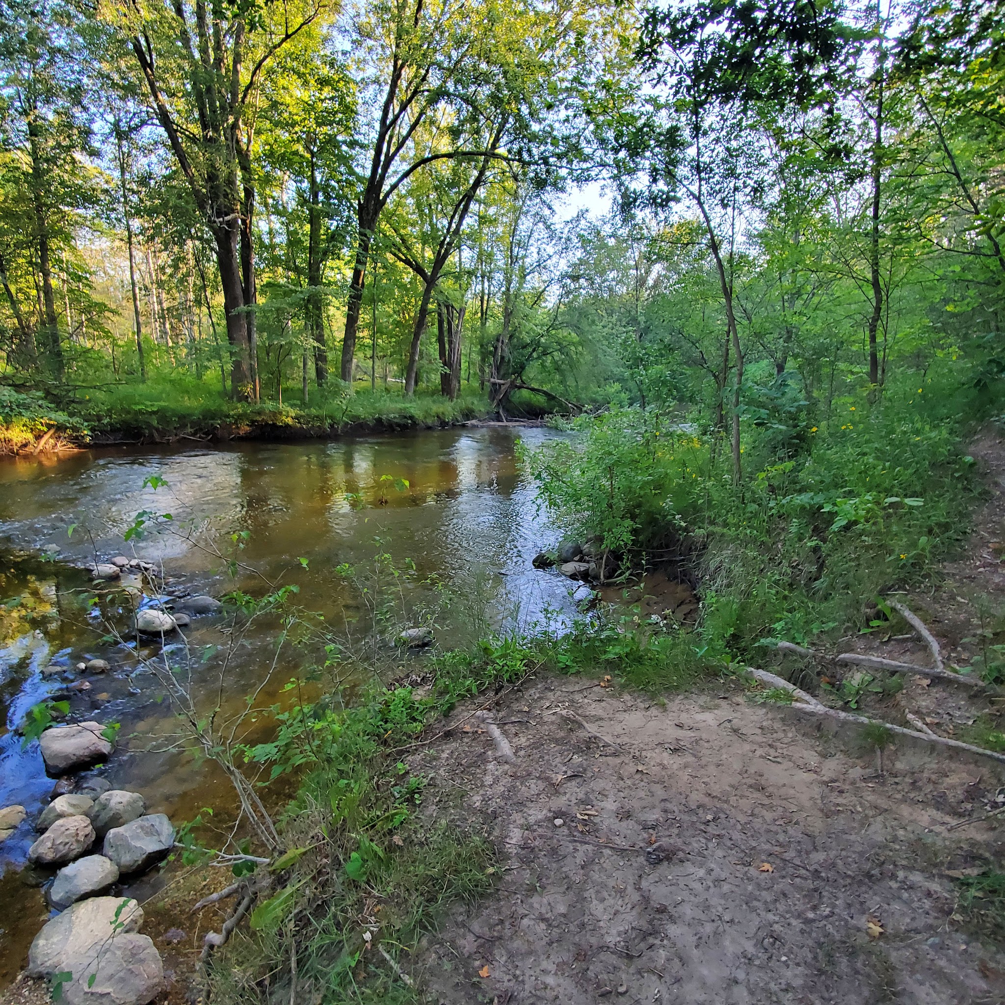 Pines Point Campground (Mi)