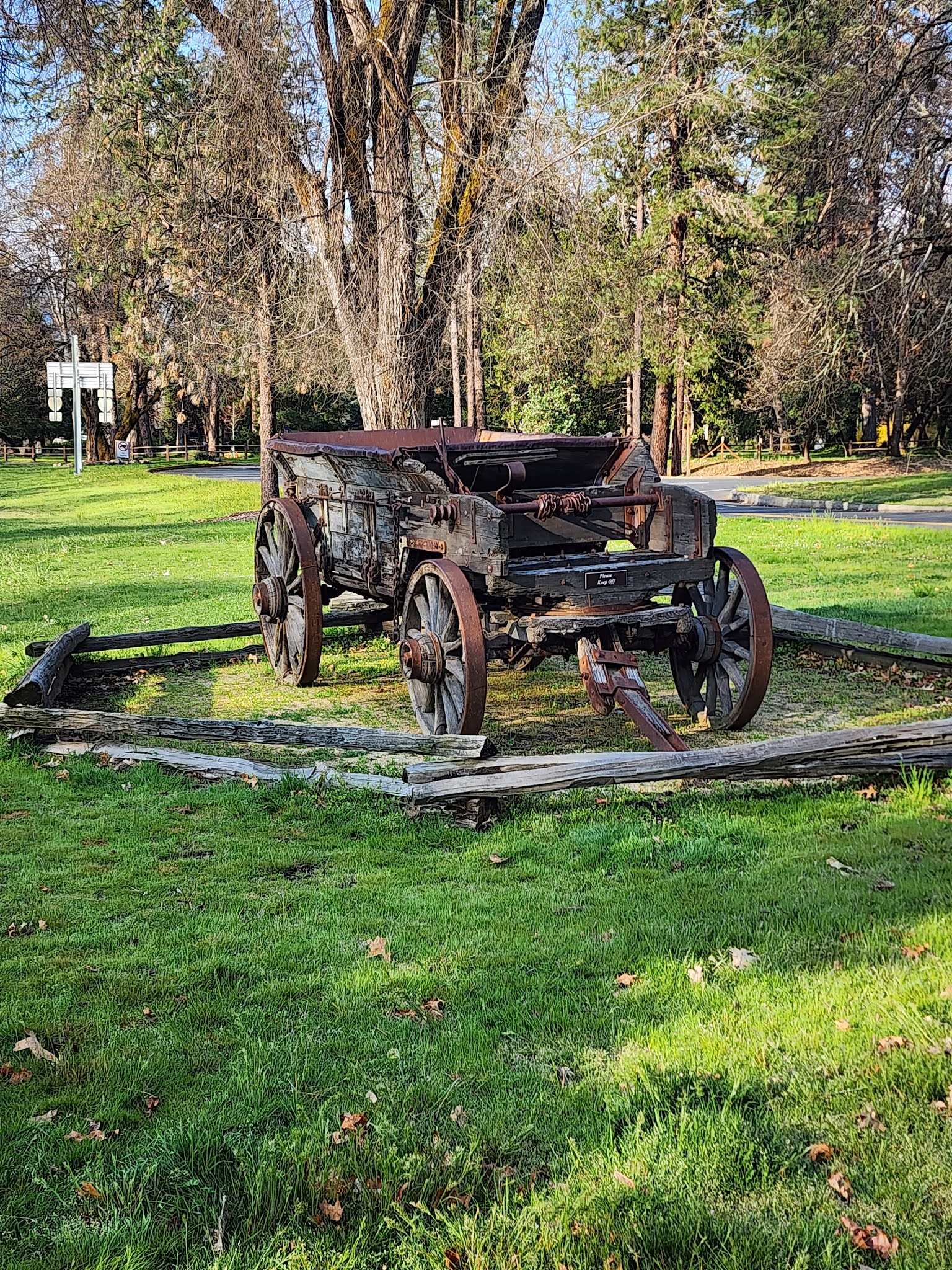 Valley Of The Rogue State Park