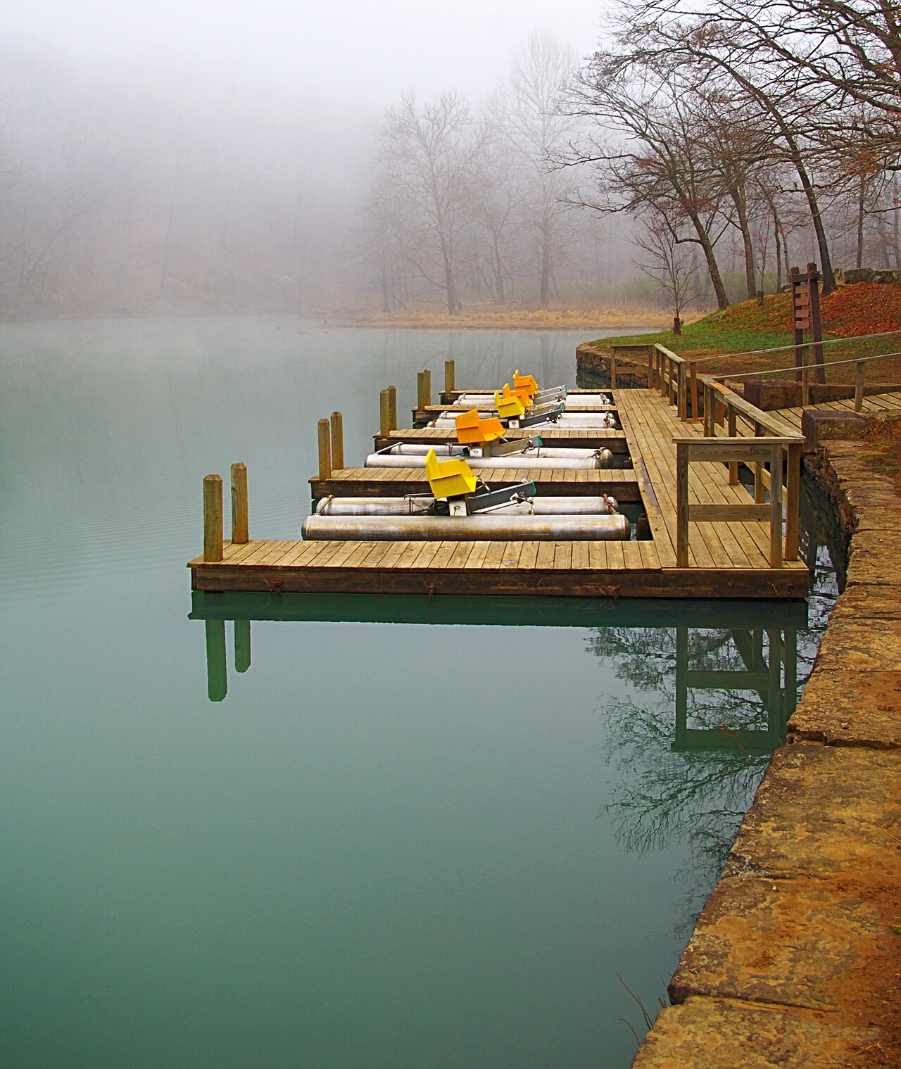 Devil's Den Campground