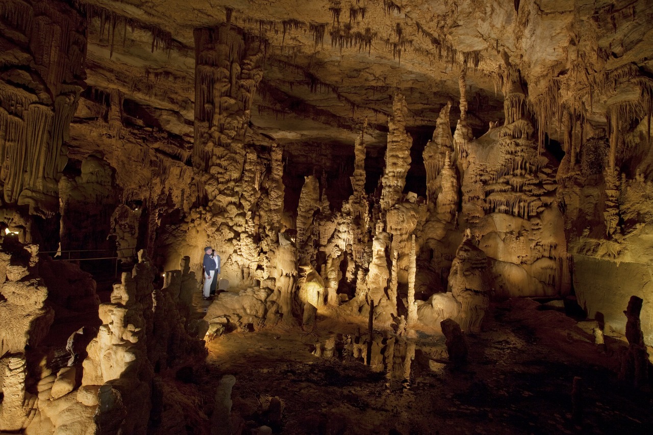 Cathedral Caverns State Park