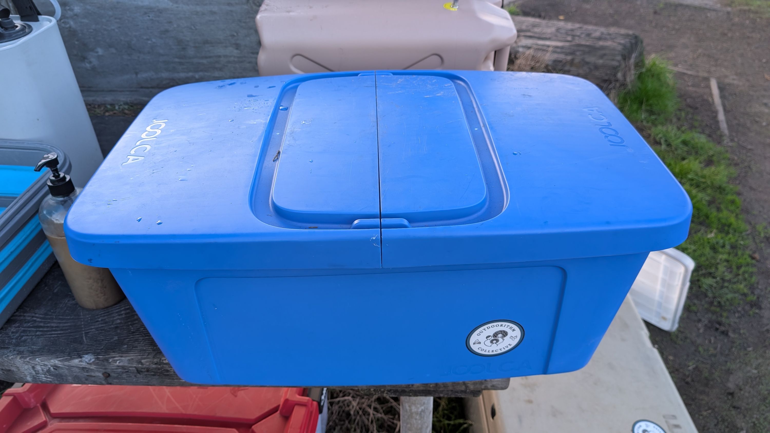 Photo of Joolca blue tub closed with lid on
