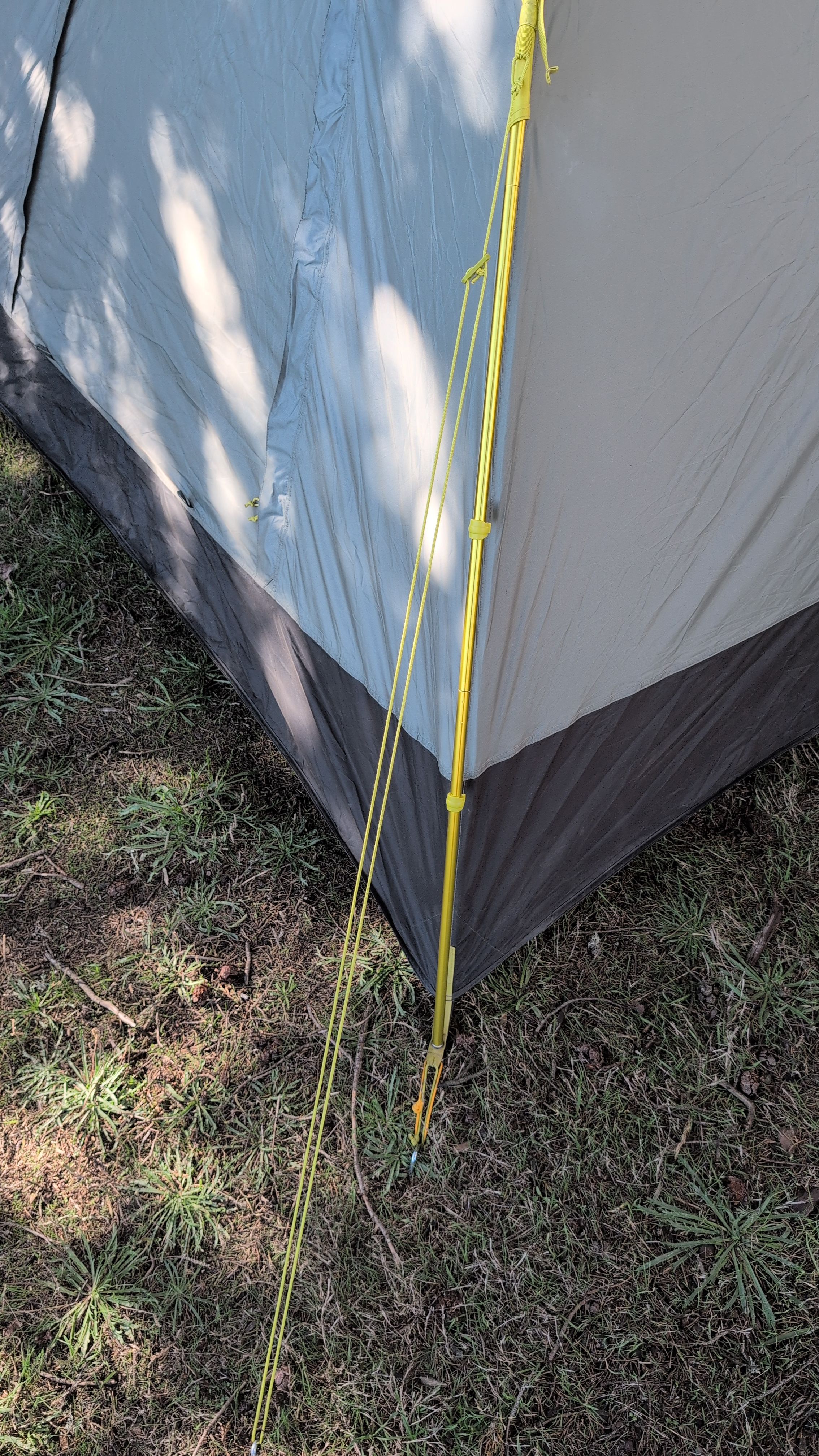 Photo showing front yellow strap being staked