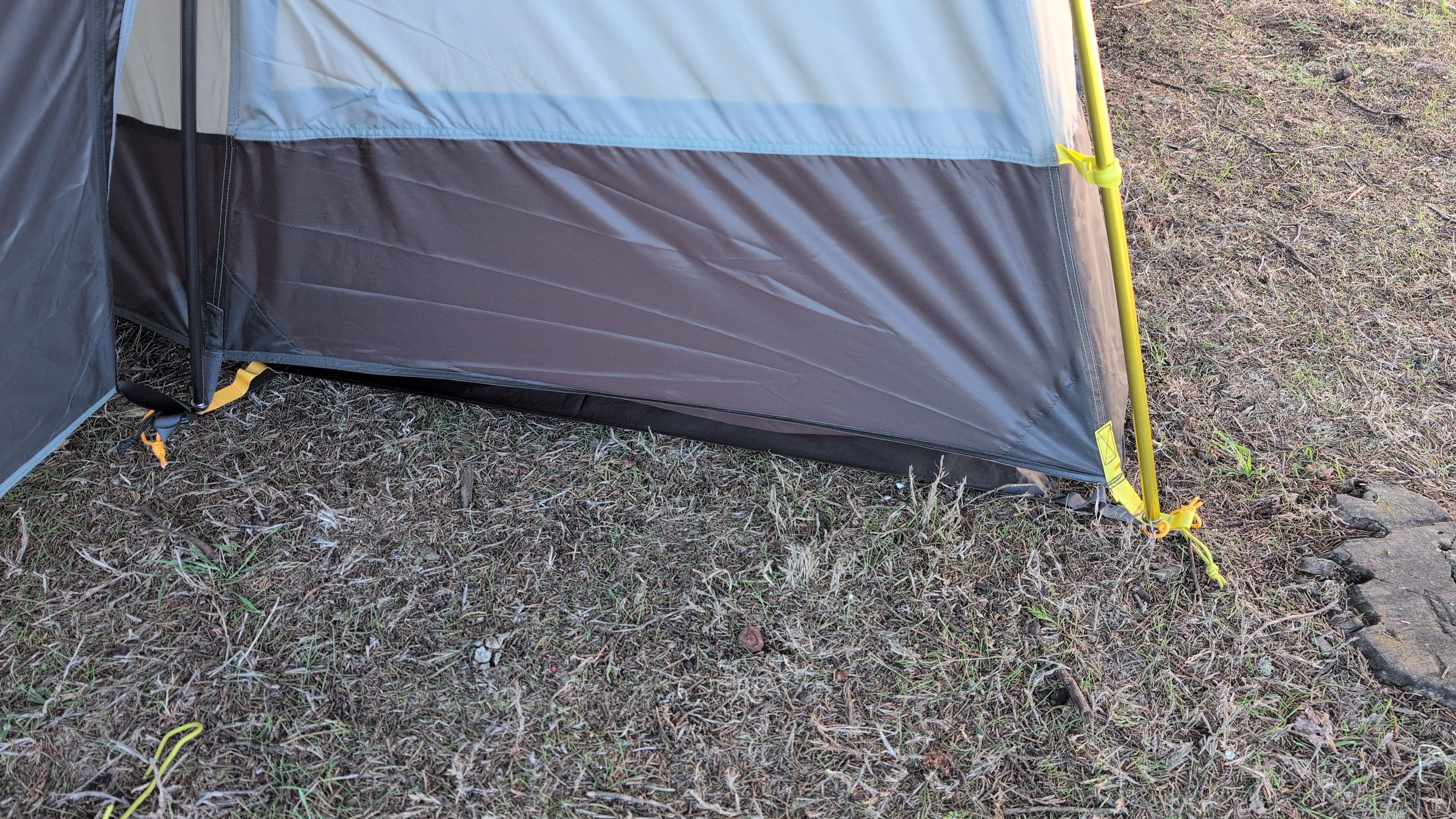 Photo showing the inner vs corner grommets on tent front